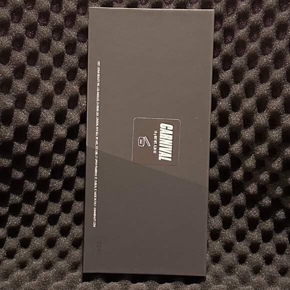 UOMA Black Magic Carnival Color Eyeshadow Palette - Picture 6 of 8